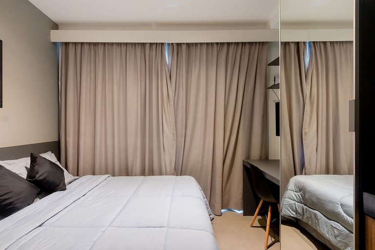 Hermoso estudio con espacio de trabajo en Oscar Freire