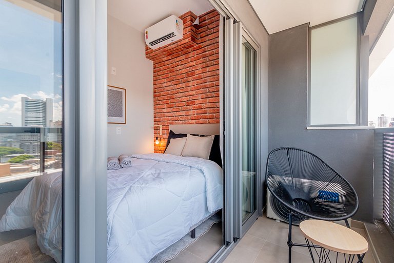 Belíssimo Studio com home office na Oscar Freire