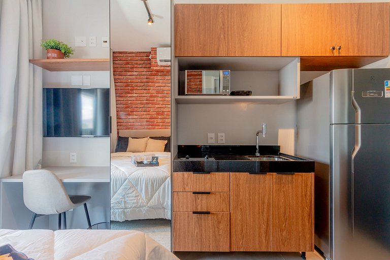 Belíssimo Studio com home office na Oscar Freire