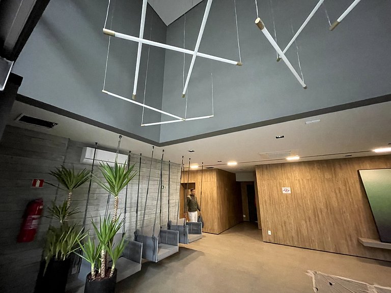 Charmoso Studio com estacionamento ao lado