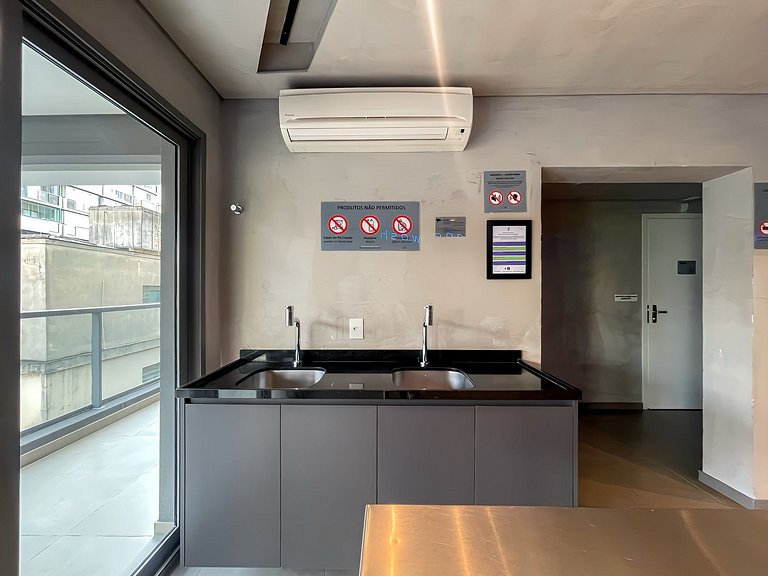 Beautiful studio apartment with home office near Oscar Freir