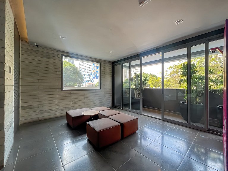 Studio incrível com espaço para home office na Oscar Freire