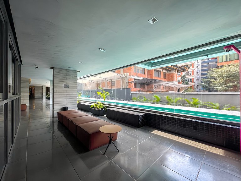 Belíssimo Studio com home office na Oscar Freire