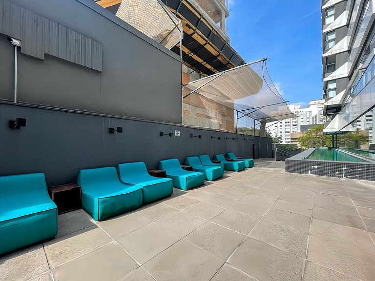 Studio incrível com espaço para home office na Oscar Freire