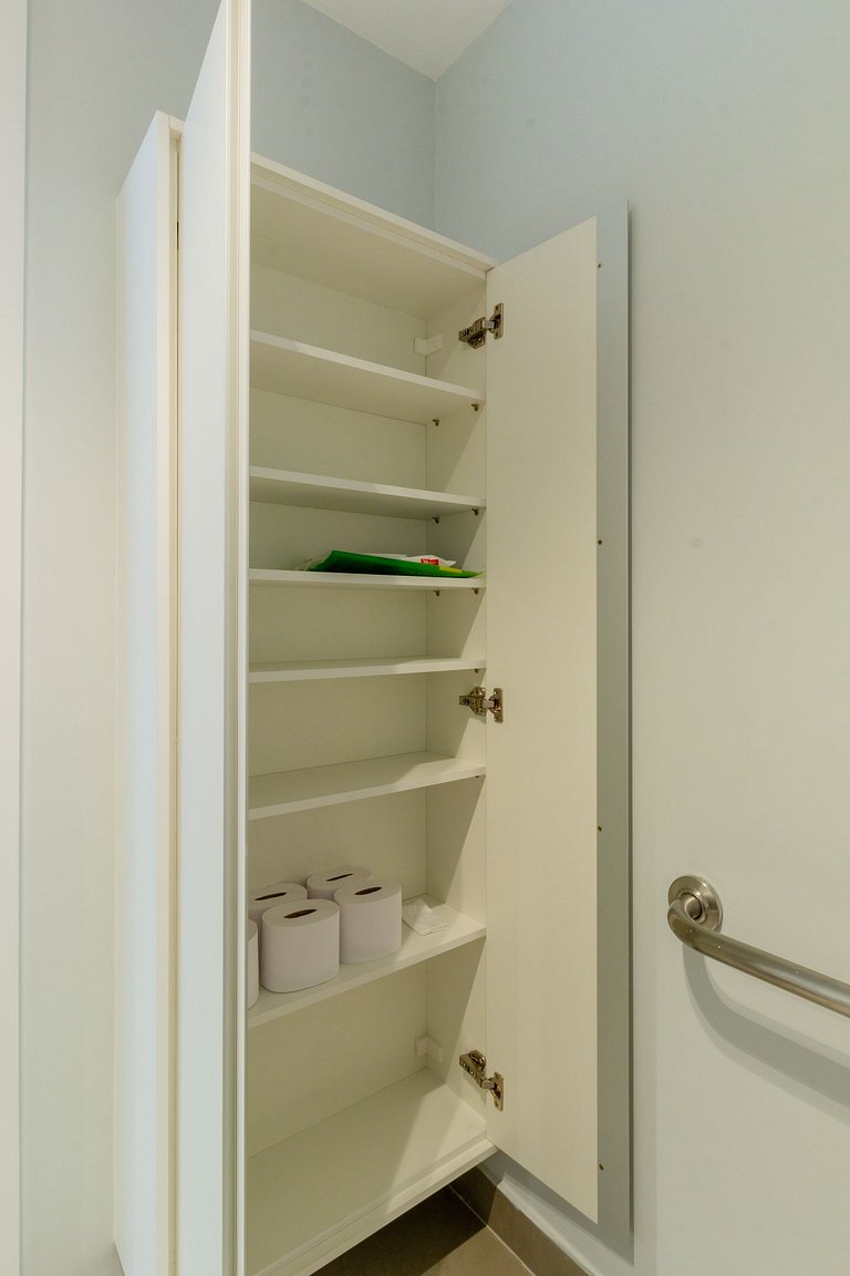 Amplio apartamento al lado del parking.