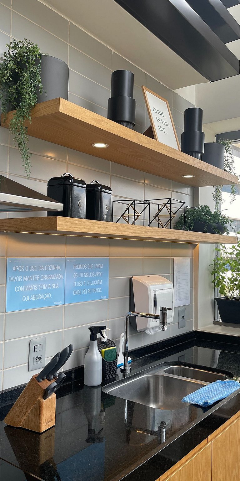 Cozy Apt near Downtown & Metro