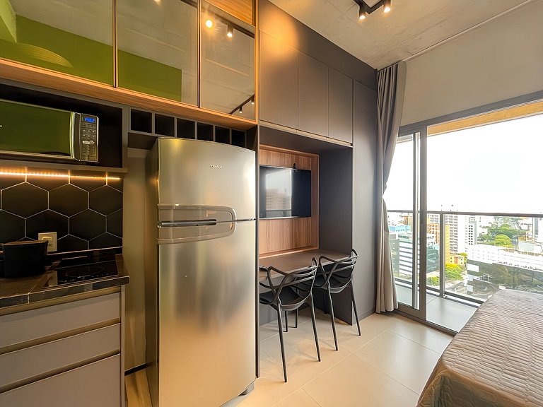 Swimming pool and rooftop in Paraiso, paid parking available