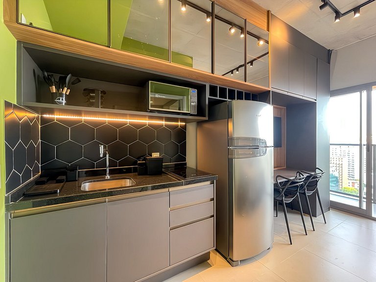 Swimming pool and rooftop in Paraiso, paid parking available