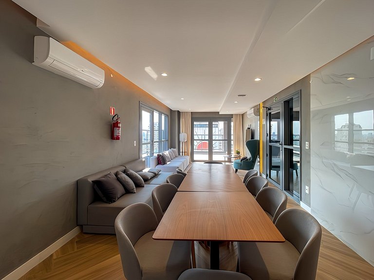 Includes garage and rooftop, located near Paulista Avenue!