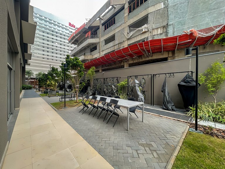 Studio no Itaim com área no terraço, perto do Parque Ibirapu