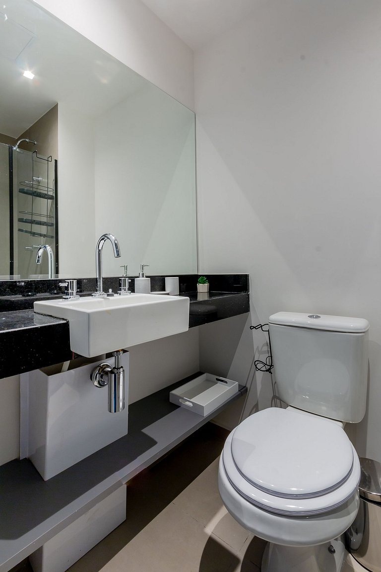 Cozy Apt near Downtown & Metro