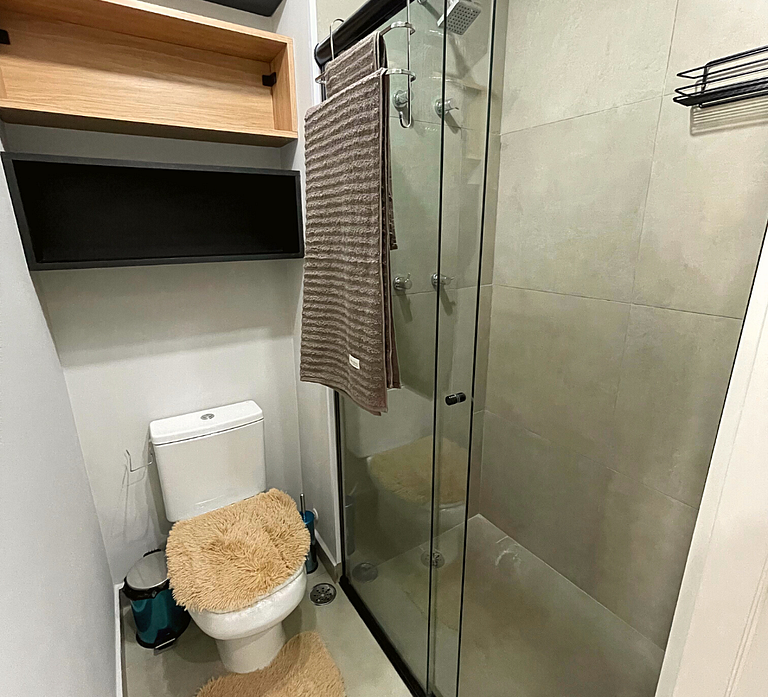 Ao lado Hosp Oswaldo Cruz, com piscina e garagem