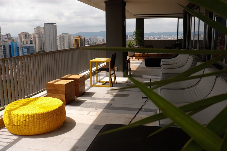 Next to Hosp Oswaldo Cruz, with swimming pool and garage