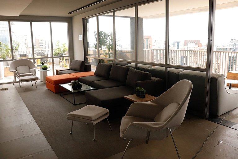 Next to Hosp Oswaldo Cruz, with swimming pool and garage
