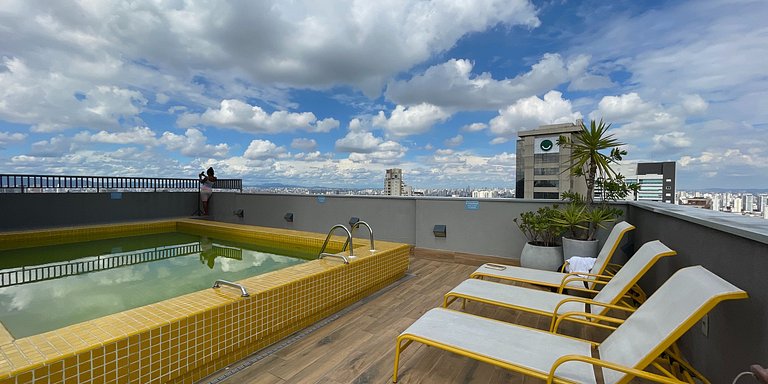 Next to Hosp Oswaldo Cruz, with swimming pool and garage