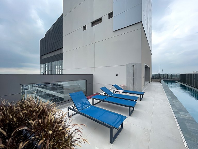 Piscina y terraza en Paraíso, con estacionamiento disponible