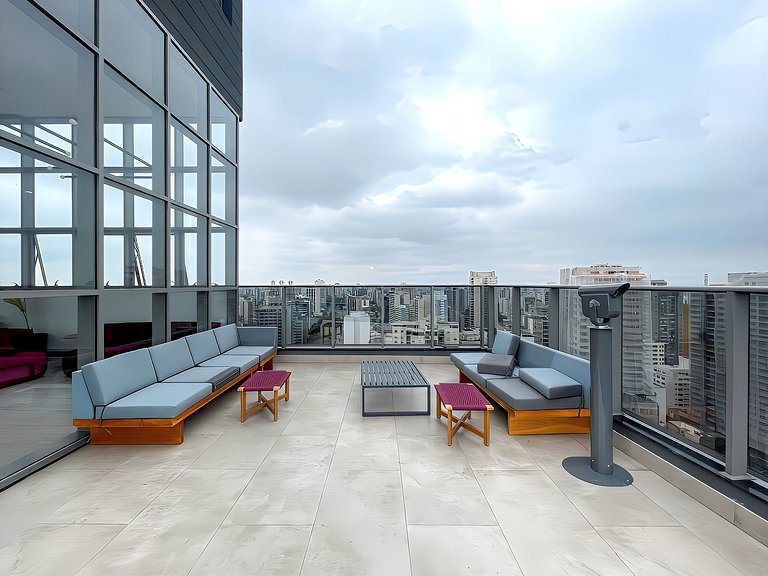 Piscina e rooftop no Paraíso, com estacionamento disponível