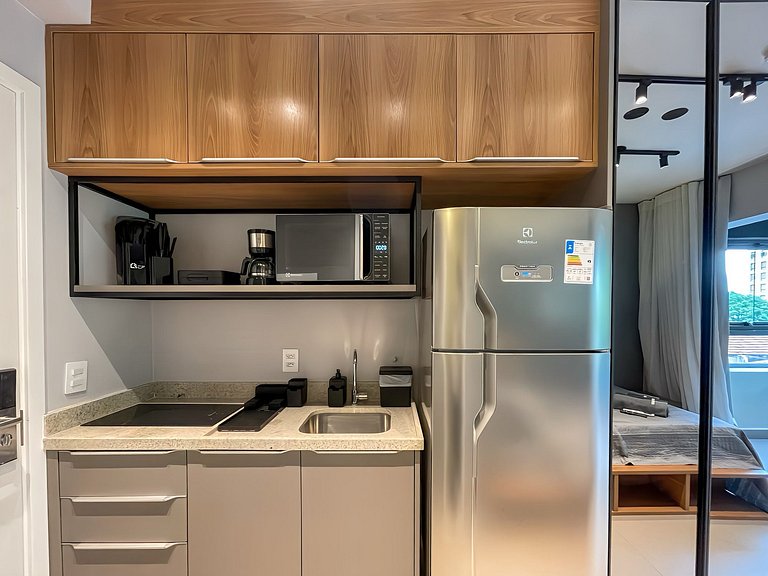 Refúgio moderno com varanda e vista incrível