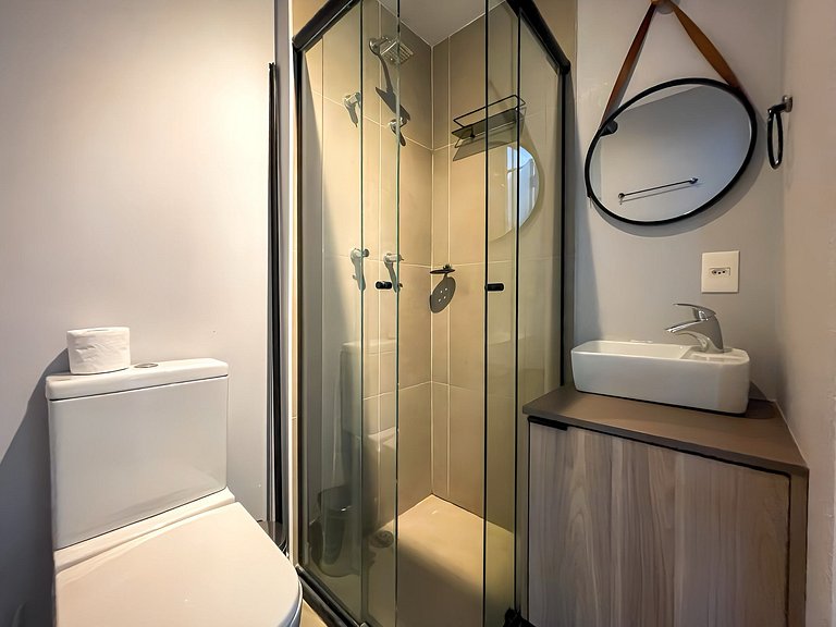 Apartamento espaçoso com vaga de garagem na Oscar Freire