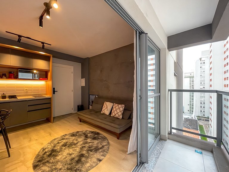 Garagem e piscina disponíveis nos Jardins Paulistas