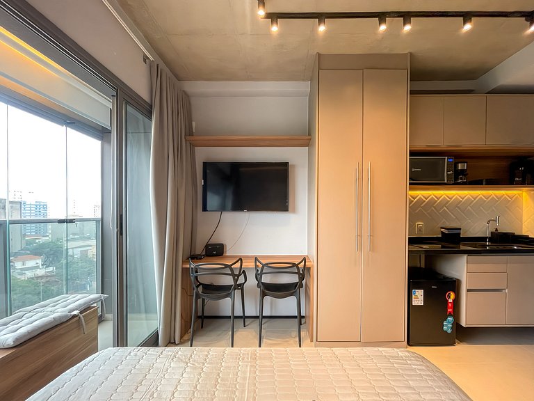 Piscina e rooftop no Paraíso, com estacionamento disponível