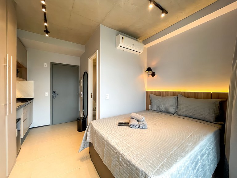 Piscina e rooftop no Paraíso, com estacionamento disponível