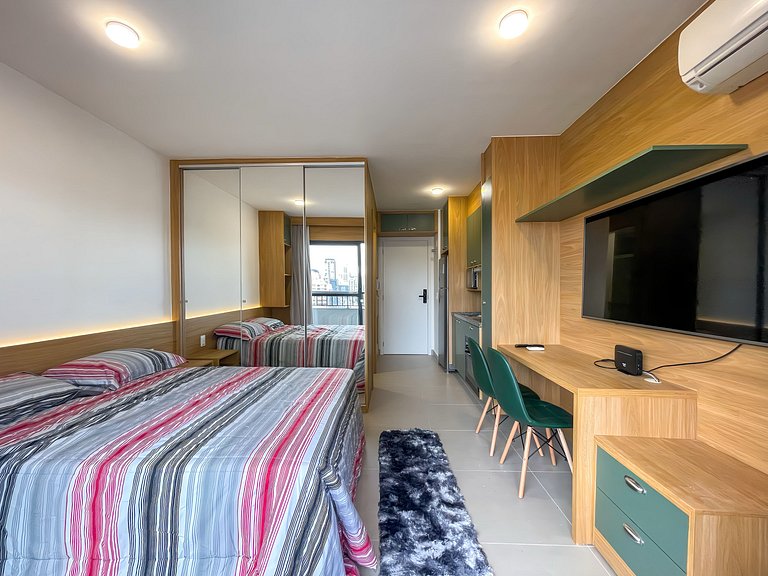 Stay in the heart of Pinheiros – Experience the essence of S