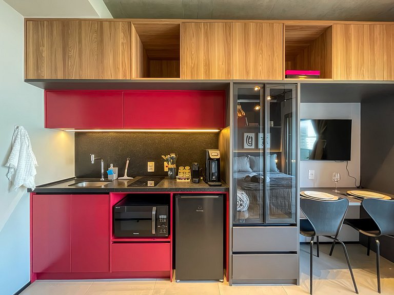 Swimming pool and rooftop in Paraiso, paid parking available