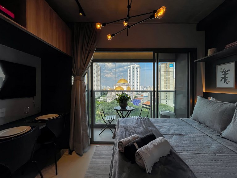 Piscina e rooftop na Avenida Paulista, com estacionamento di