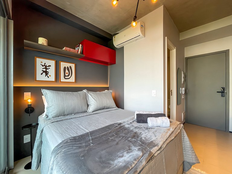 Swimming pool and rooftop in Paraiso, paid parking available