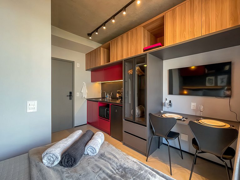 Piscina y terraza en Paraíso, estacionamiento disponible por