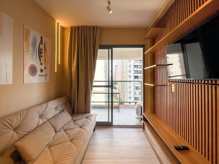 Garagem e piscina localizadas nos Jardins Paulistas