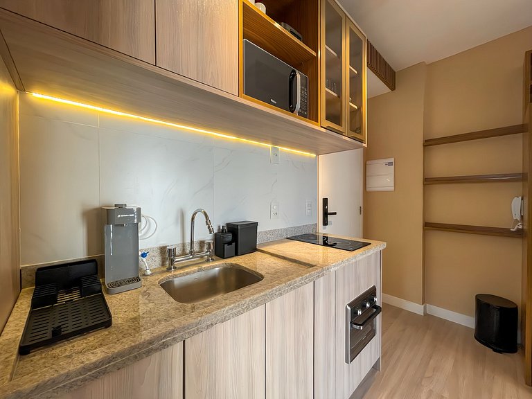 Garagem e piscina localizadas nos Jardins Paulistas