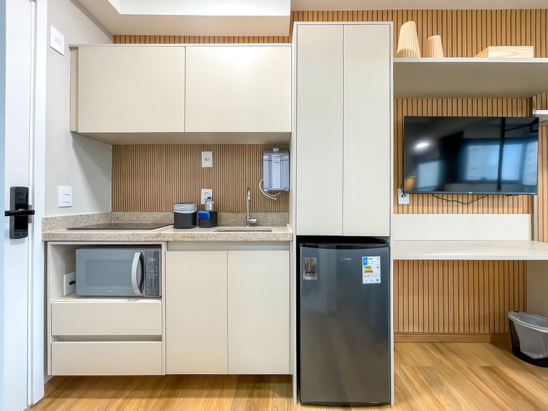 Conforto e elegância, com piscina e metro ao lado