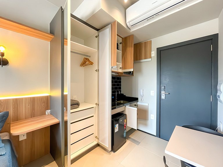 Modern studio apartment near São Paulo Hospital