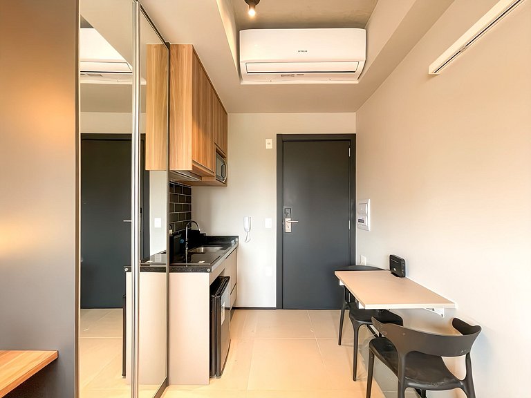 Modern studio apartment near São Paulo Hospital
