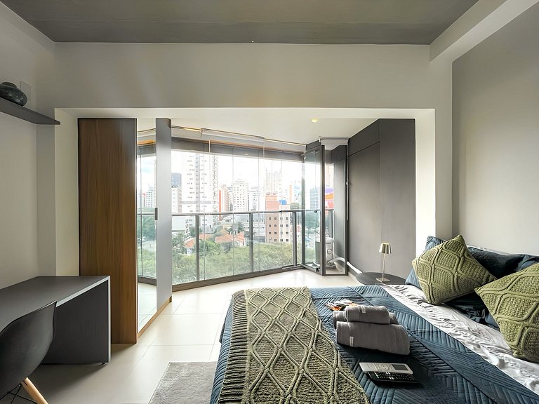 Swimming pool and rooftop next to Av Paulista