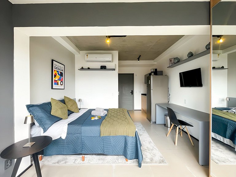 Swimming pool and rooftop next to Av Paulista