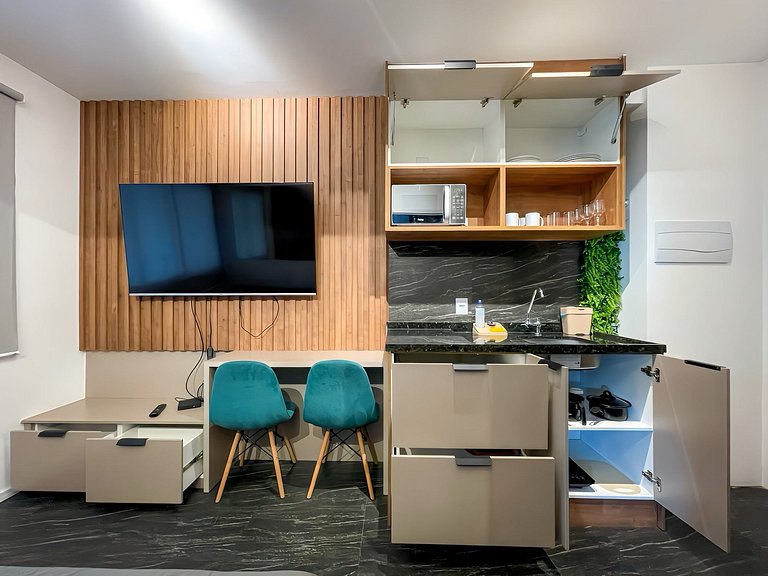 Incluye balcón y acceso a una azotea con piscina