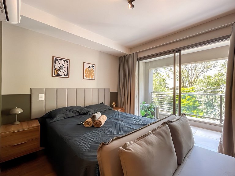 Comfort and convenience near Allianz Park