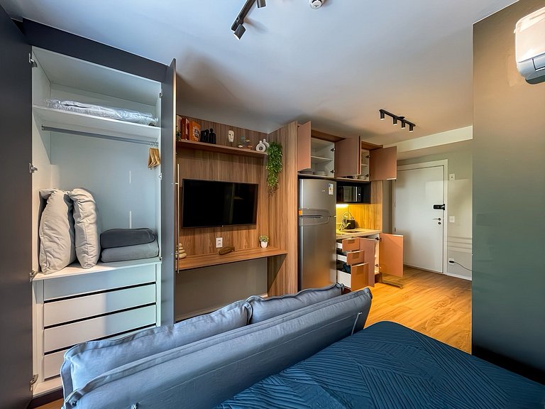 Comfort and convenience near Allianz Park