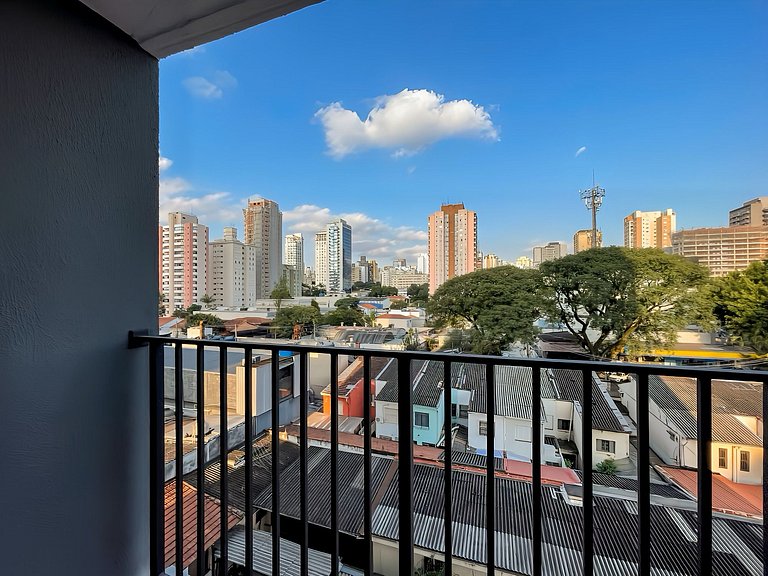 With a swimming pool, located near Moema subway station