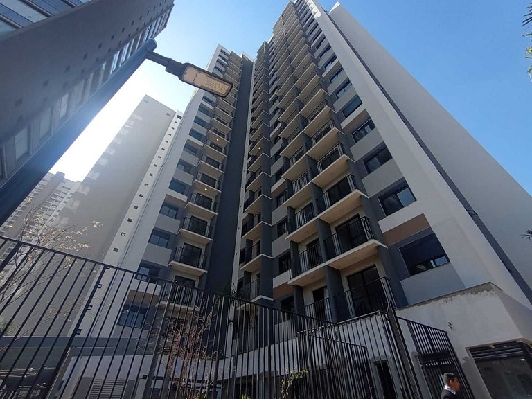 Vila Olímpia con balcón y piscina