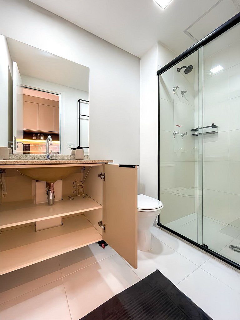 18ª andar, com piscina, perto do metro Faria Lima