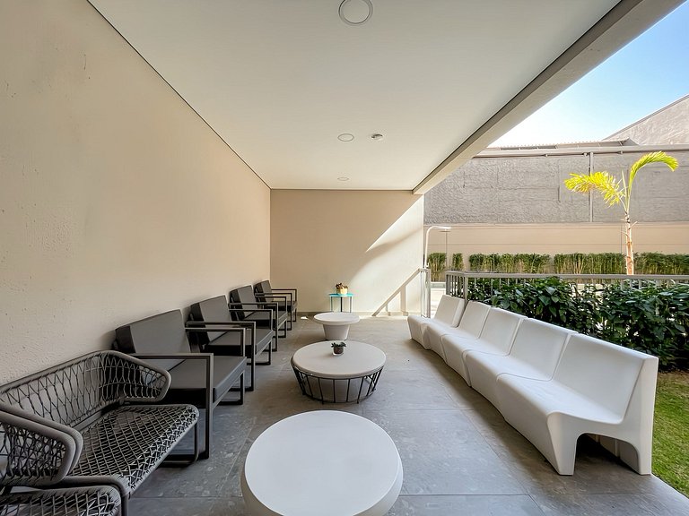 18ª andar, com piscina, perto do metro Faria Lima