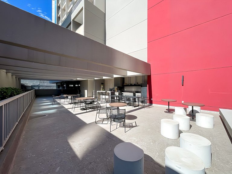 18ª andar, com piscina, perto do metro Faria Lima