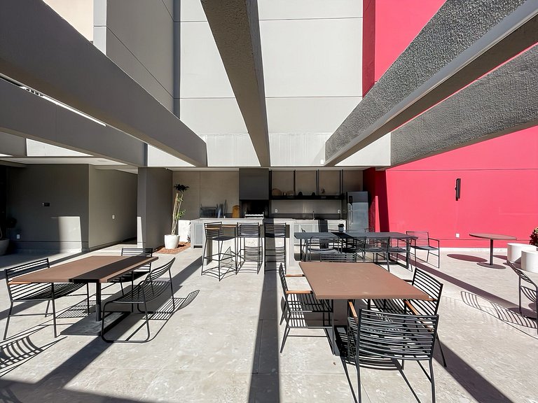 18ª andar, com piscina, perto do metro Faria Lima