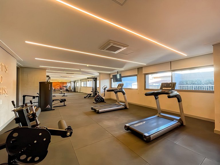 18ª andar, com piscina, perto do metro Faria Lima