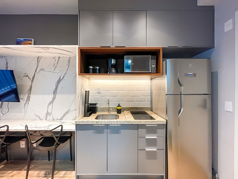 Apartamento NOVO com piscina, metro Higienópolis
