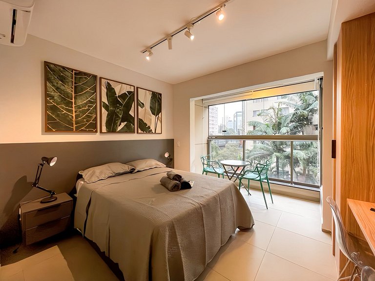 Paid parking next door and easy access to Paulista Avenue